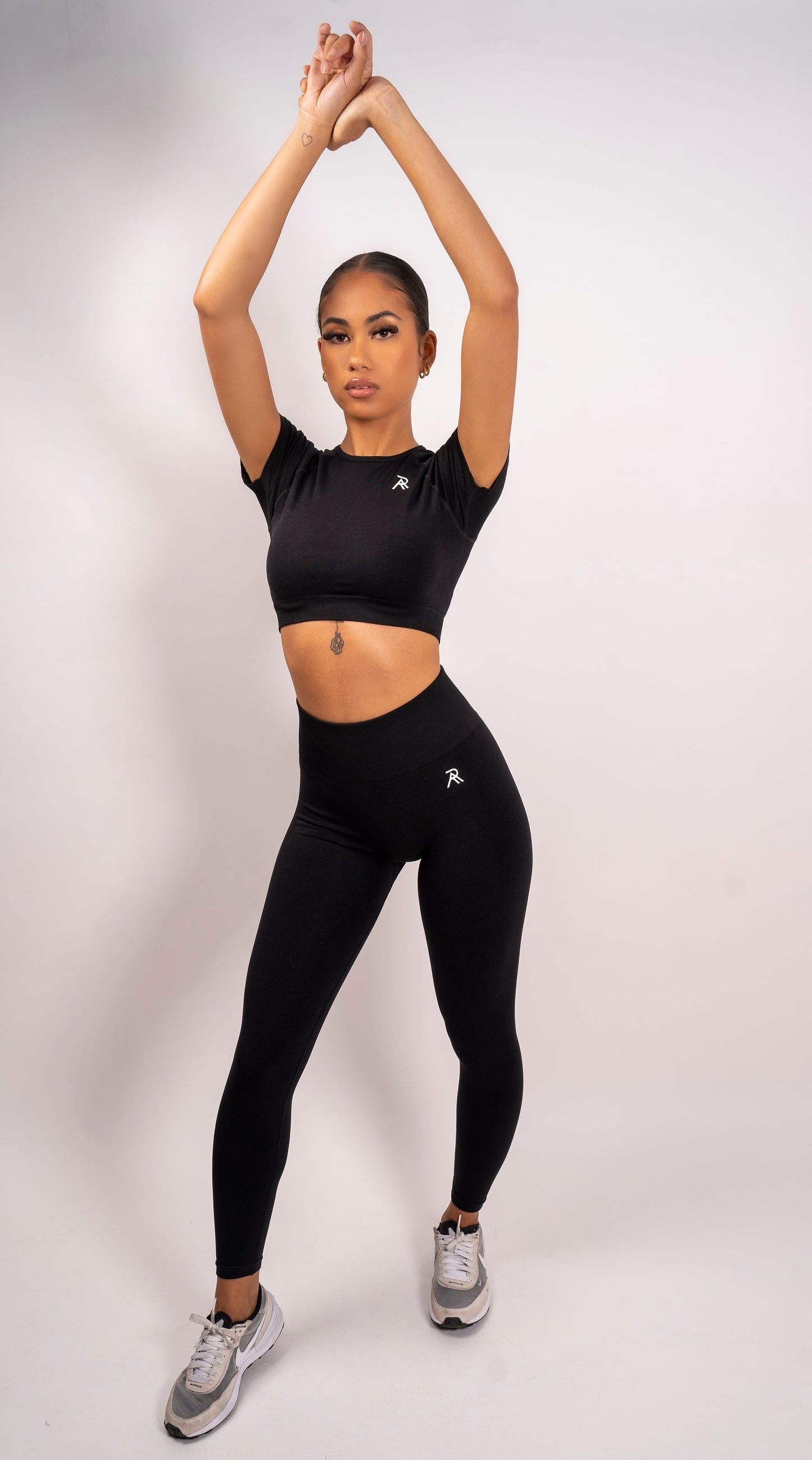 Signature Seamless Crop Top - Black